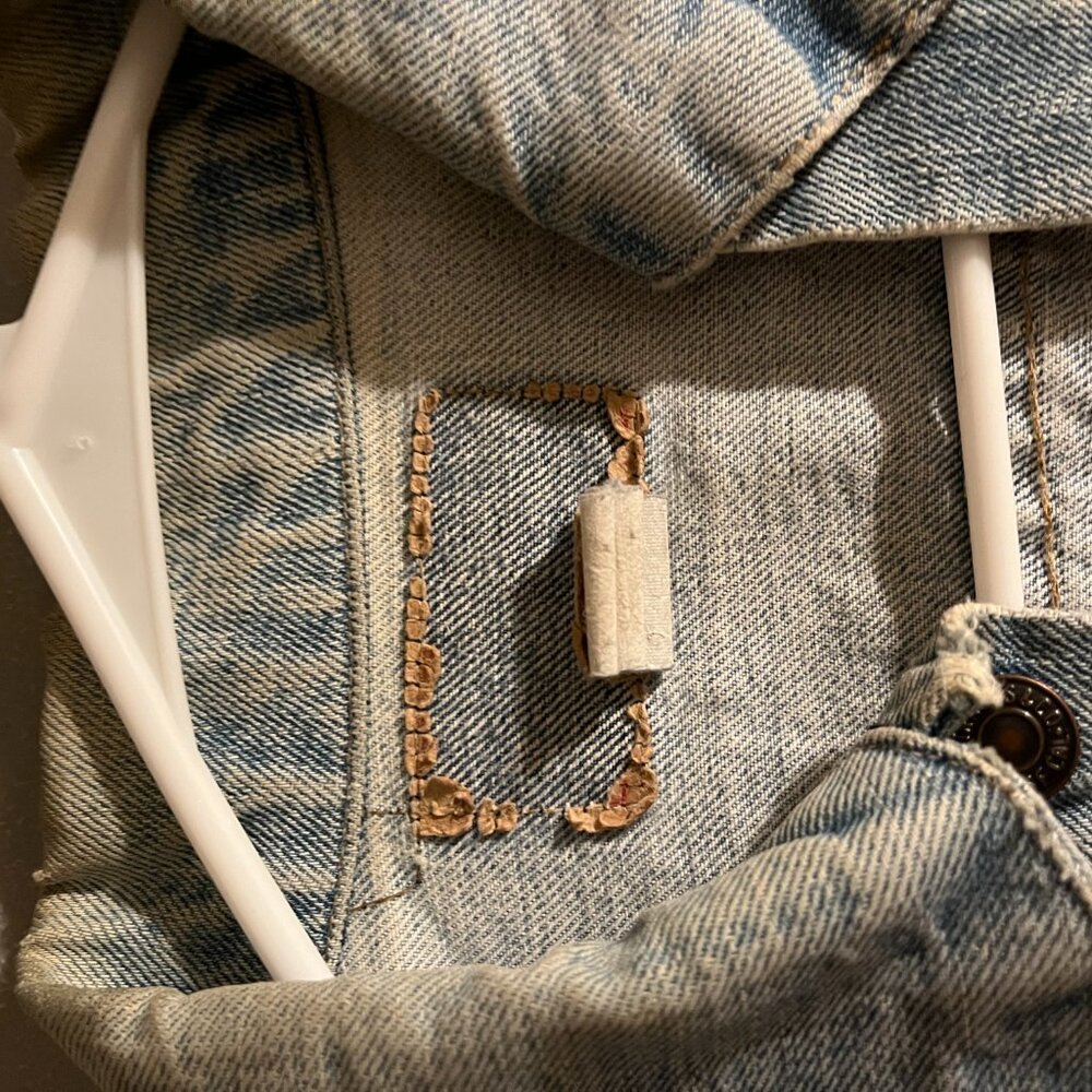 Authentic Levi's Denim Jacket - Picture 7 of 7